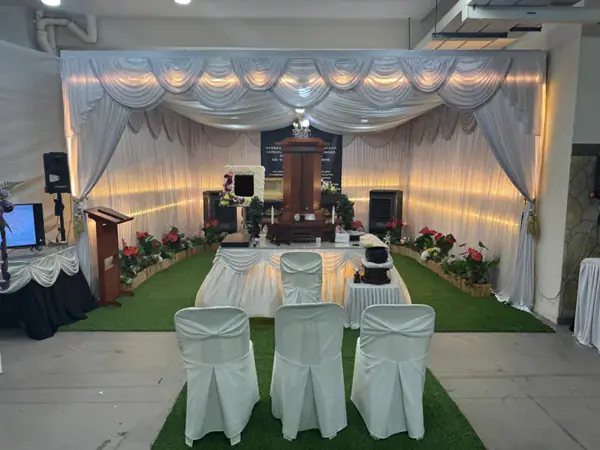 Soka funeral hall with seating and lectern